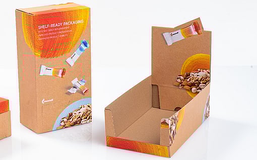 Raflara konulmaya hazır ambalajlardan oluşan bir koleksiyon.