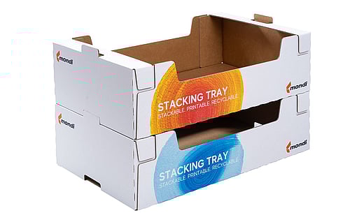 Mondi tarafından üretilen istiflenebilir oluklu tepsiler.